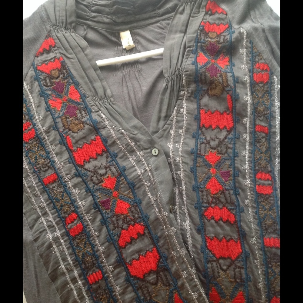 Anthropologie embroidered gray shirt